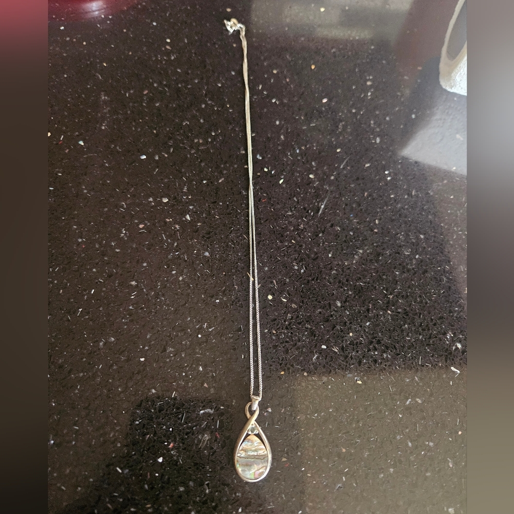 Vintage Avon Elegant 925 Silver Abalone Teardrop Pendant And Necklace 24"